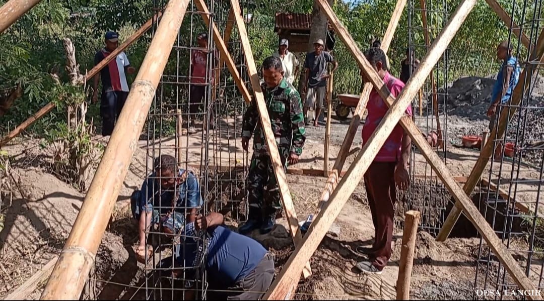 PEMBANGUNAN JARINGAN SUMBER AIR BERSIH DESA LANGIR